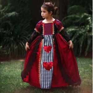 New Trish Scully size 2 queen of my heart gown